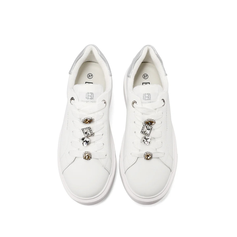 Γυναικεία sneakers Queen Helena X31-1 άσπρα με κοσμήματα - Image 5